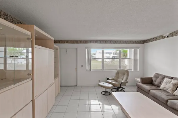 Property Slideshow image 3 of 19 | 270 farnham l # 270, Deerfield Beach, FL, 33442