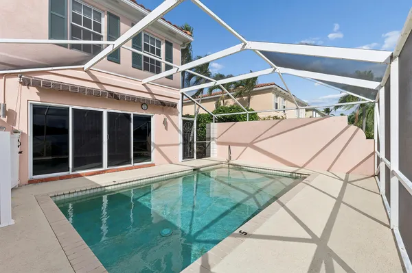 Property Slideshow image 2 of 60 | 2064 tigris dr, West Palm Beach, FL, 33411