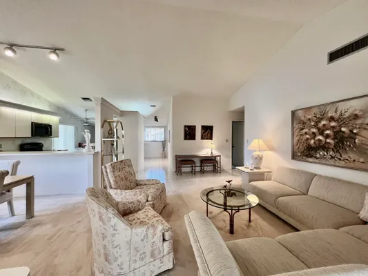 Property Slideshow image 2 of 37 | 10711 ocean palm way 202, Boynton Beach, FL, 33437