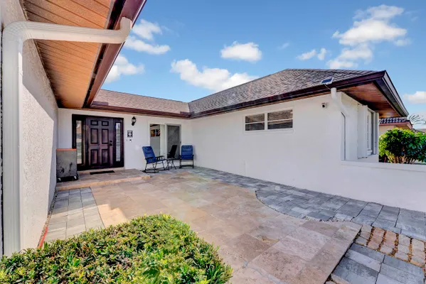 Property Slideshow image 3 of 32 | 10306 greentrail dr, Boynton Beach, FL, 33436