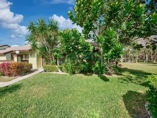 Property Slideshow image 2 of 42 | 498 iron forge ct, Royal Palm Beach, FL, 33411