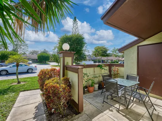 Property Slideshow image 3 of 42 | 498 iron forge ct, Royal Palm Beach, FL, 33411