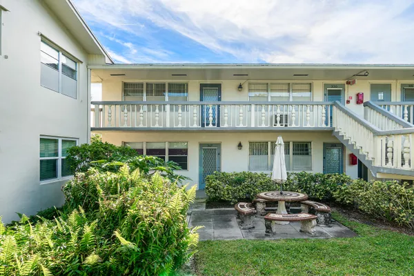 Property Slideshow image 2 of 29 | 329 markham o, Deerfield Beach, FL, 33442