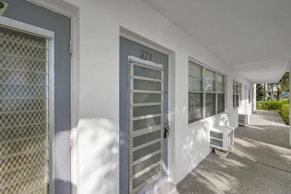 Property Slideshow image 3 of 27 | 371 durham l # 371, Deerfield Beach, FL, 33442