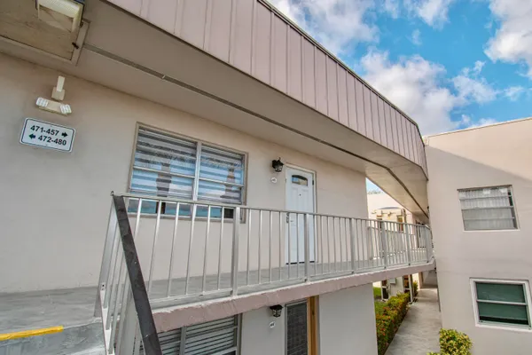 Property Slideshow image 3 of 22 | 471 capri j # 471, Delray Beach, FL, 33484