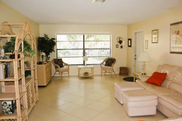 Property Slideshow image 3 of 12 | 9825 bischofia tree way b, Boynton Beach, FL, 33436