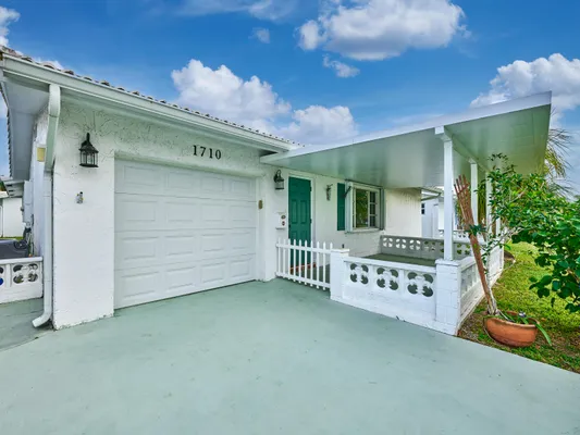Property Slideshow image 3 of 81 | 1710 sw 22nd st, Boynton Beach, FL, 33426