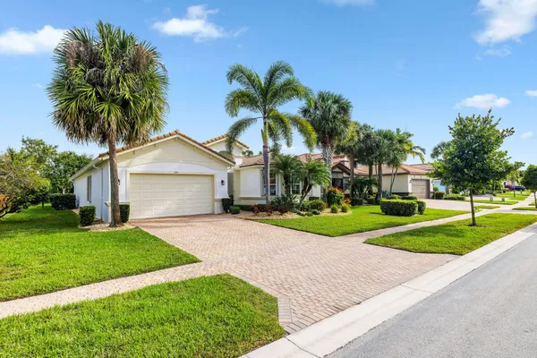 Property Slideshow image 2 of 33 | 9362 isles cay dr, Delray Beach, FL, 33446