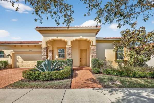 Property Slideshow image 2 of 62 | 10160 sw azzo ln, Port St Lucie, FL, 34986