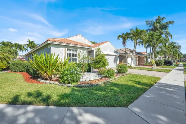 Property Slideshow image 3 of 75 | 5355 la casa cir, Boynton Beach, FL, 33437