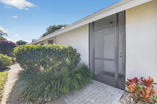 Property Slideshow image 3 of 53 | 2570 nw 13th st, Delray Beach, FL, 33445