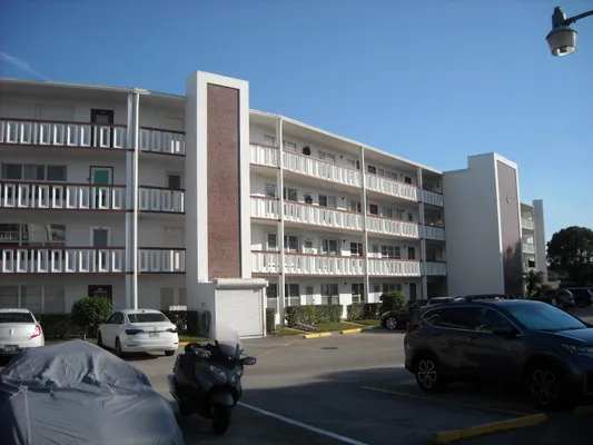 Property Slideshow image 3 of 31 | 103 greenbrier c, West Palm Beach, FL, 33417