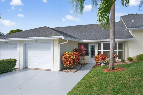 Property Slideshow image 2 of 39 | 10819 se sea pines cir, Hobe Sound, FL, 33455