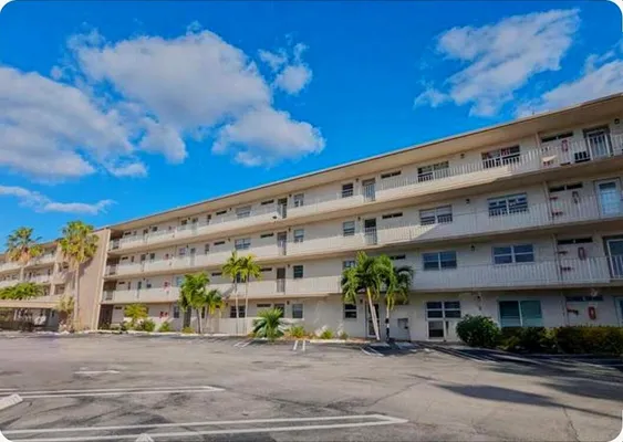 Property Slideshow image 2 of 29 | 2601 ne 3rd ct 410, Boynton Beach, FL, 33435