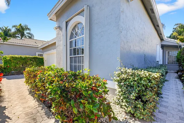 Property Slideshow image 3 of 89 | 11921 fountainside cir, Boynton Beach, FL, 33437