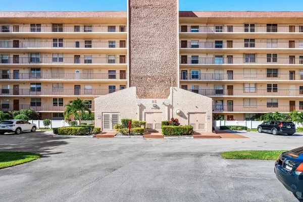 Property Slideshow image 3 of 31 | 14575 bonaire blvd 208, Delray Beach, FL, 33446