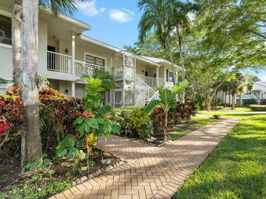 Property Slideshow image 2 of 45 | 36 eastgate dr h, Boynton Beach, FL, 33436