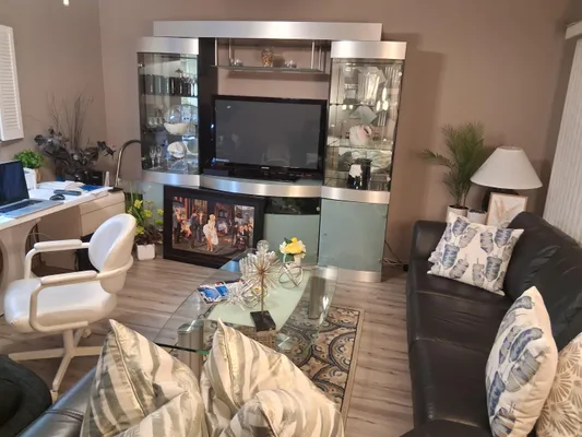 Property Slideshow image 2 of 14 | 548 fanshaw n n 548, Boca Raton, FL, 33434