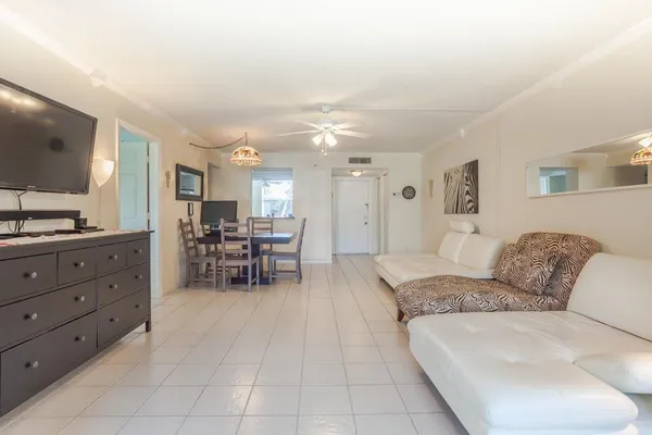 Property Slideshow image 3 of 28 | 8 willowbrook ln apt 208, Delray Beach, FL, 33446
