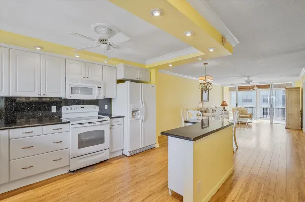 Property Slideshow image 2 of 28 | 2014 s federal hwy 308, Boynton Beach, FL, 33435