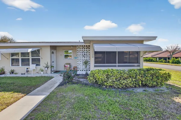 Property Slideshow image 2 of 42 | 270 high point ct d, Boynton Beach, FL, 33435