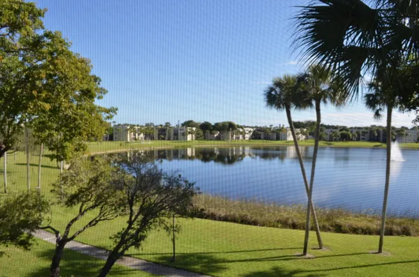 Property Slideshow image 2 of 65 | 5220 las verdes cir 312, Delray Beach, FL, 33484