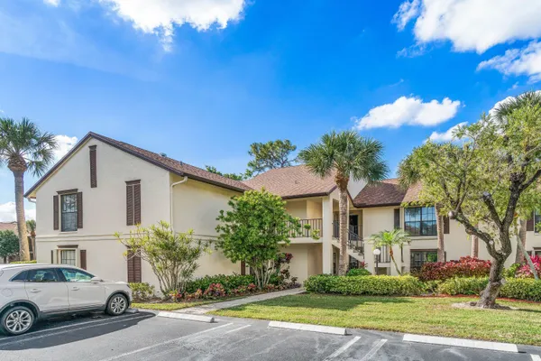 Property Slideshow image 3 of 58 | 3405 jog park dr # 3405, Greenacres, FL, 33467