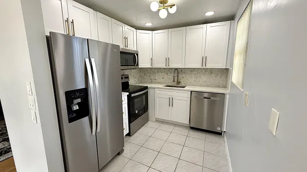 Property Slideshow image 2 of 66 | 81 markham e, Deerfield Beach, FL, 33442