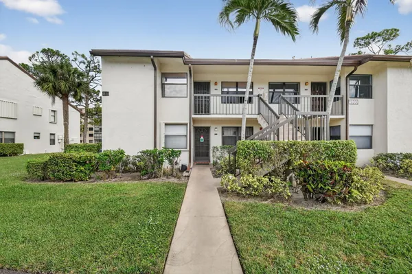 Property Slideshow image 2 of 56 | 4900 lucerne lakes blvd 201, Lake Worth, FL, 33467