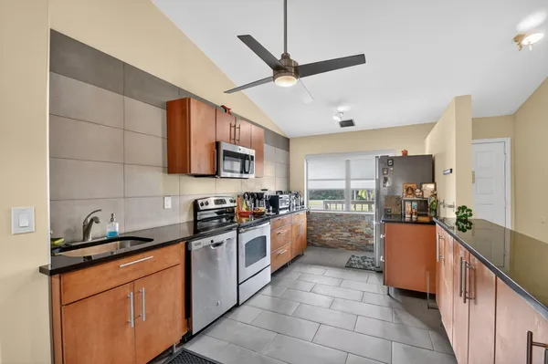 Property Slideshow image 3 of 56 | 4900 lucerne lakes blvd 201, Lake Worth, FL, 33467