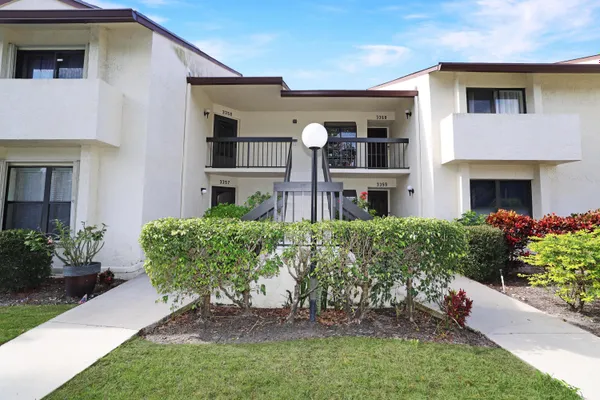 Property Slideshow image 2 of 25 | 3358 perimeter dr # 3358, Greenacres, FL, 33467