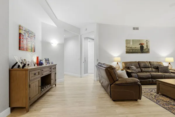 Property Slideshow image 3 of 44 | 7961 exeter blvd e # 102, Tamarac, FL, 33321