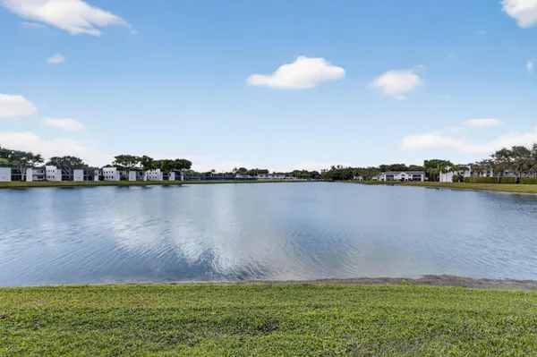 Property Slideshow image 3 of 75 | 15235 lakes of delray blvd apt 320, Delray Beach, FL, 33484