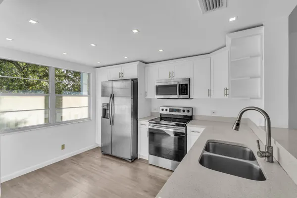 Property Slideshow image 3 of 38 | 2505 antigua ter e3, Coconut Creek, FL, 33066