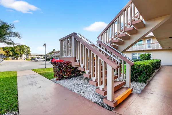 Property Slideshow image 3 of 41 | 200 northampton j, West Palm Beach, FL, 33417