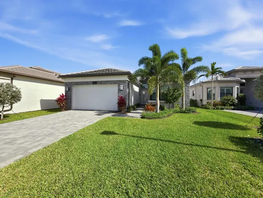 Property Slideshow image 2 of 55 | 9651 spruce woods dr, Boynton Beach, FL, 33473