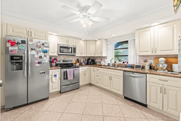 Property Slideshow image 2 of 23 | 4863 hawkwood rd b, Boynton Beach, FL, 33436