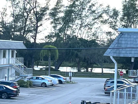 Property Slideshow image 3 of 29 | 2840 cynthia ln apt 207, Lake Worth Beach, FL, 33461