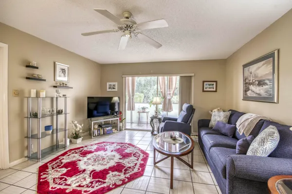 Property Slideshow image 3 of 28 | 120 lake meryl dr 117, West Palm Beach, FL, 33411