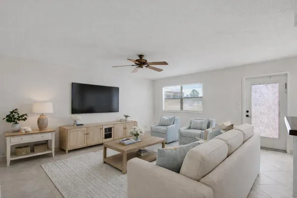 Property Slideshow image 2 of 36 | 228 brittany e unit e, Delray Beach, FL, 33446