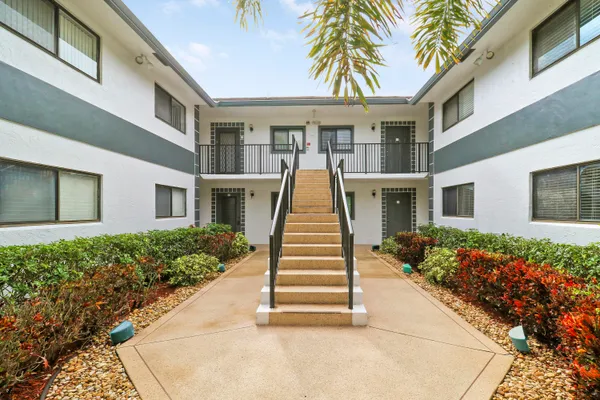 Property Slideshow image 2 of 44 | 15364 lakes of delray blvd 61, Delray Beach, FL, 33484