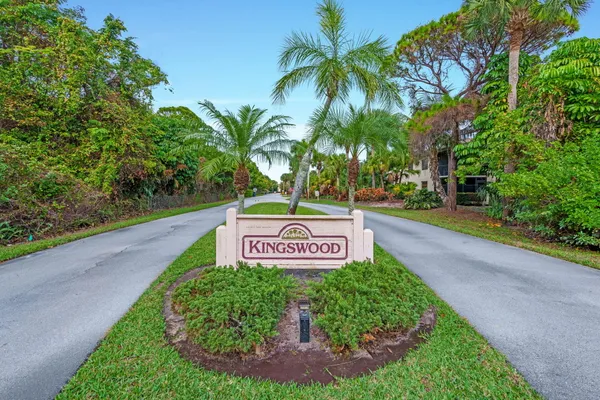 Property Slideshow image 2 of 27 | 2950 se ocean blvd 119-6, Stuart, FL, 34996