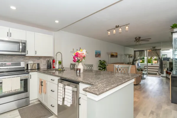 Property Slideshow image 2 of 52 | 2600 ne 1st ln apt 104, Boynton Beach, FL, 33435