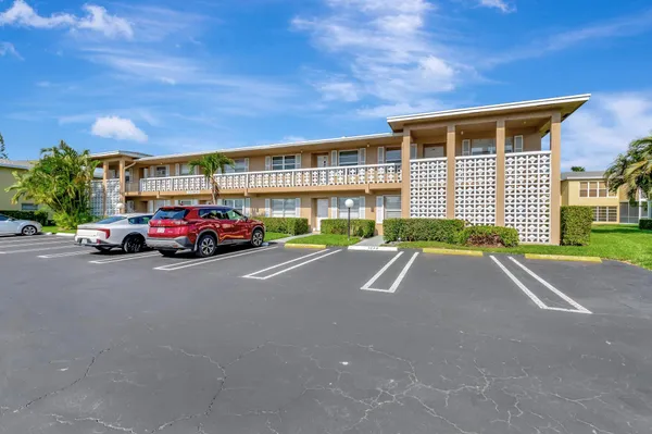 Property Slideshow image 2 of 36 | 1131 violet ter apt 104, Delray Beach, FL, 33445