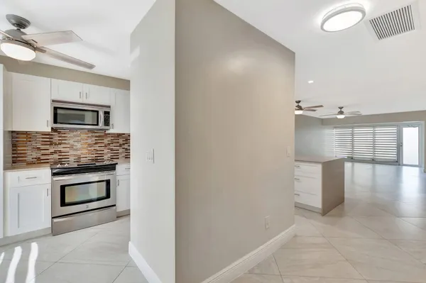 Property Slideshow image 3 of 36 | 1131 violet ter apt 104, Delray Beach, FL, 33445