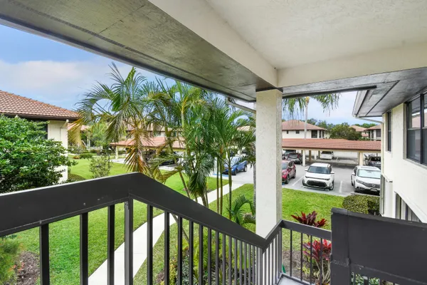 Property Slideshow image 3 of 41 | 241 sw south river dr 206, Stuart, FL, 34997