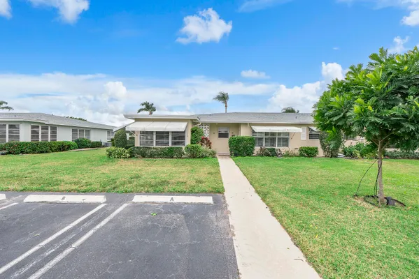 Property Slideshow image 2 of 34 | 212 high point ter a, Delray Beach, FL, 33445