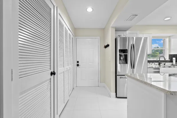 Property Slideshow image 3 of 27 | 2950 se ocean blvd 119-6, Stuart, FL, 34996