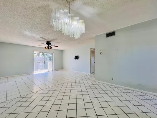 Property Slideshow image 2 of 17 | 209 oxford 200 200, West Palm Beach, FL, 33417
