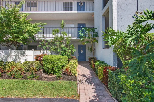 Property Slideshow image 2 of 40 | 14701 cumberland dr 1080, Delray Beach, FL, 33446